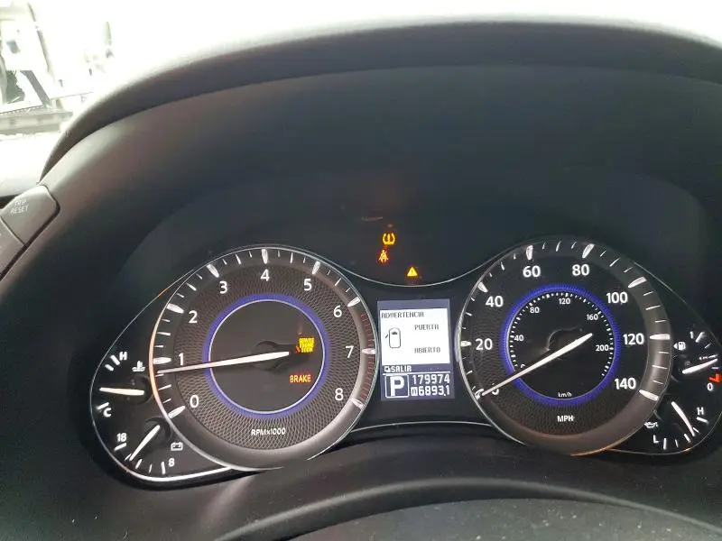 2011 INFINITI QX56 BASE  