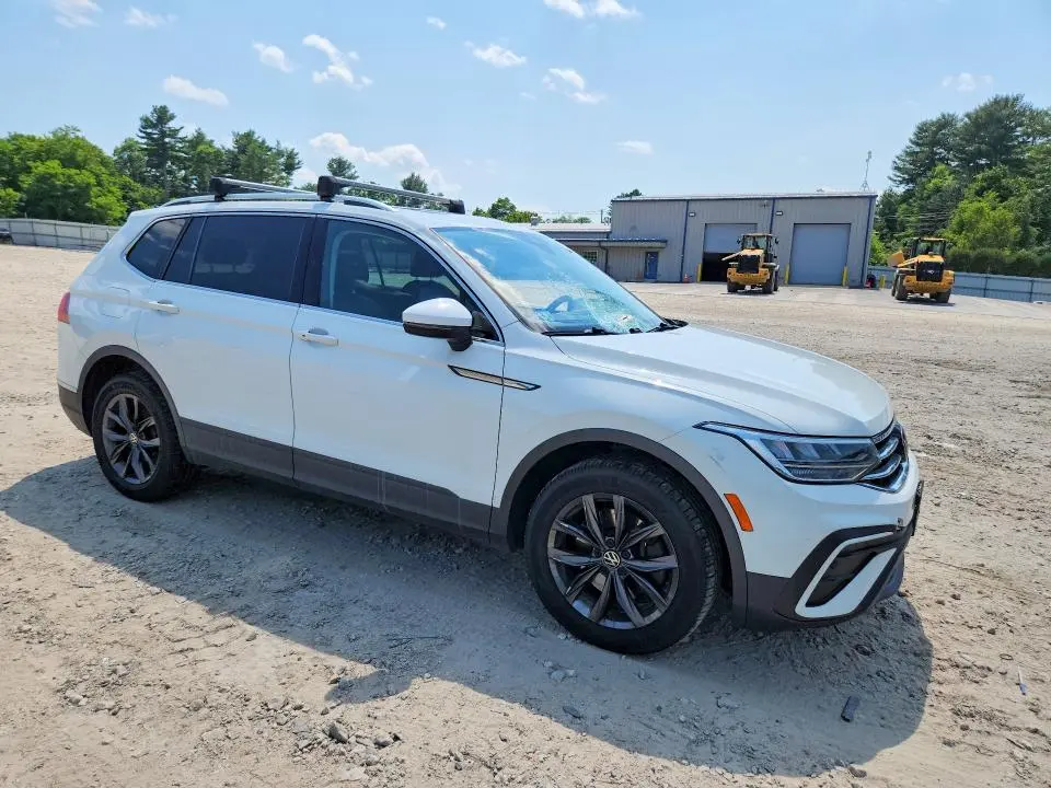 2022 VOLKSWAGEN TIGUAN SE  
