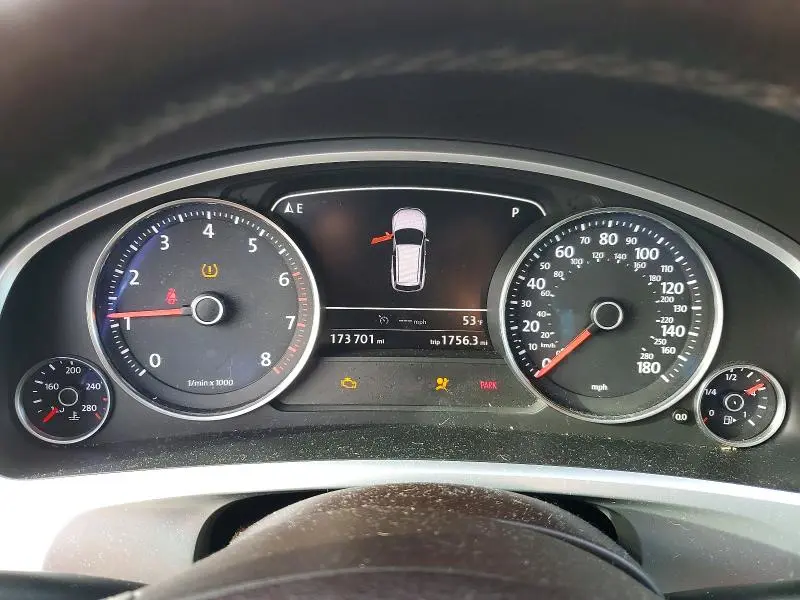 2013 VOLKSWAGEN TOUAREG V6  