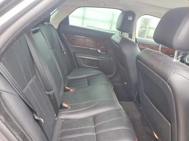 2013 JAGUAR XJ   
