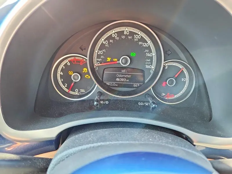 2019 VOLKSWAGEN BEETLE SE  