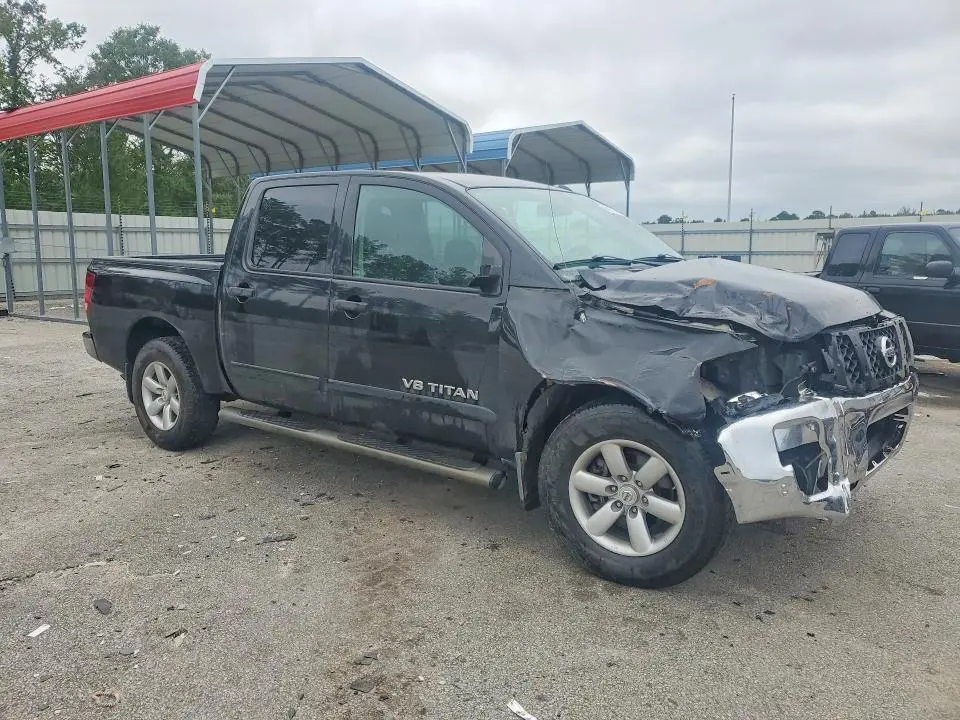 2014 NISSAN TITAN SV  