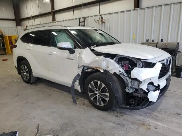 2021 TOYOTA HIGHLANDER HYBRID XLE  