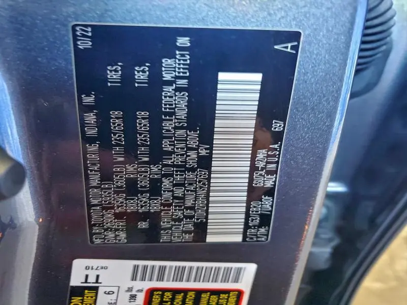 2022 TOYOTA HIGHLANDER XLE  