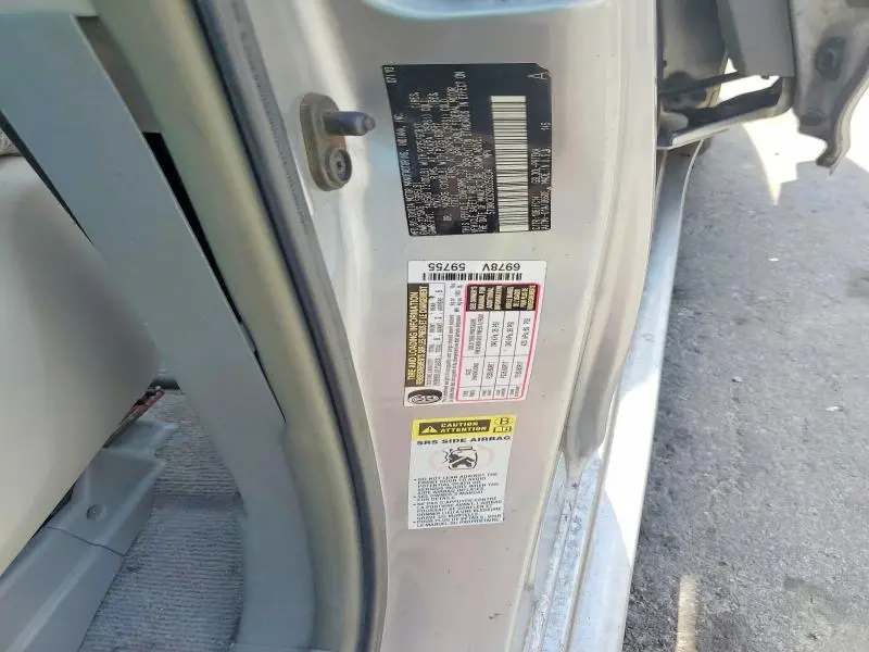 2011 TOYOTA SIENNA LE  