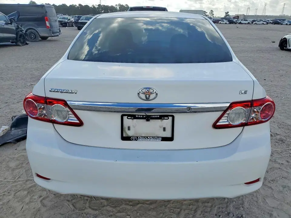 2011 TOYOTA COROLLA LE  