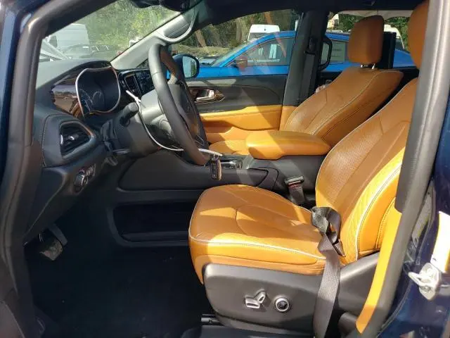 2022 CHRYSLER PACIFICA P