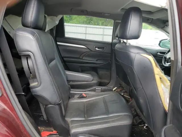 2018 TOYOTA HIGHLANDER SE  