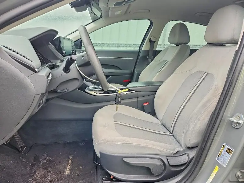 2021 HYUNDAI SONATA SE  