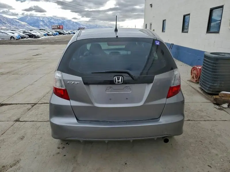 2010 HONDA FIT   