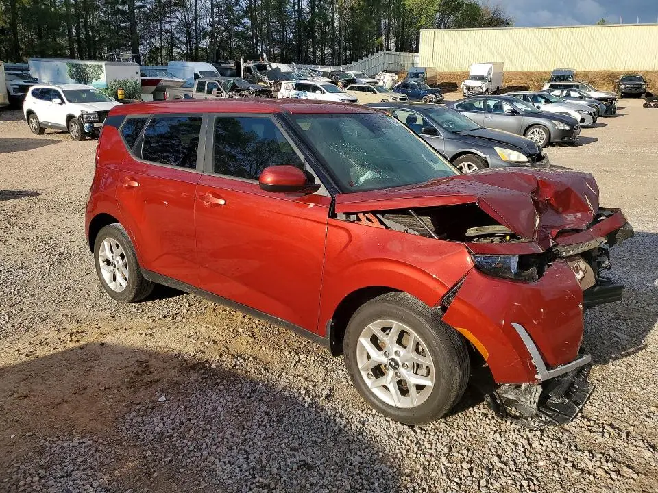2023 KIA SOUL LX  
