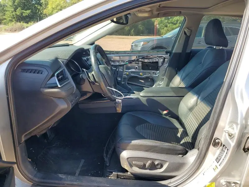 2018 TOYOTA CAMRY SE  