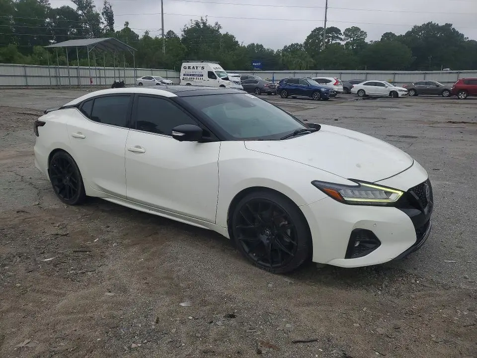 2021 NISSAN MAXIMA SR  