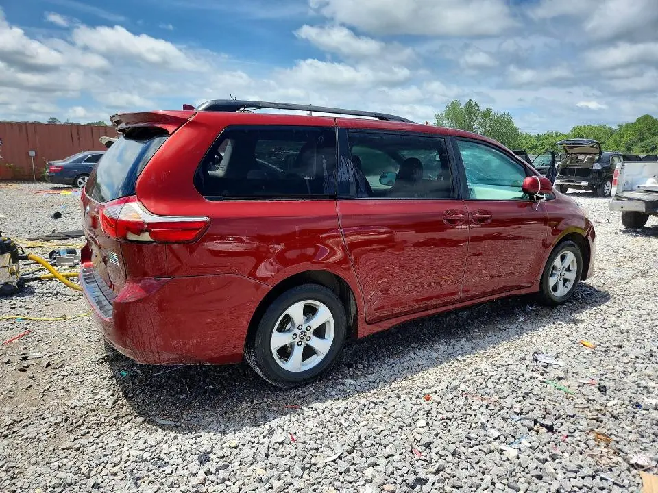 2020 TOYOTA SIENNA LE  