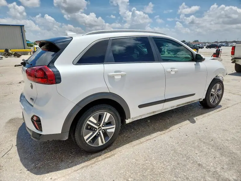 2022 KIA NIRO LX  