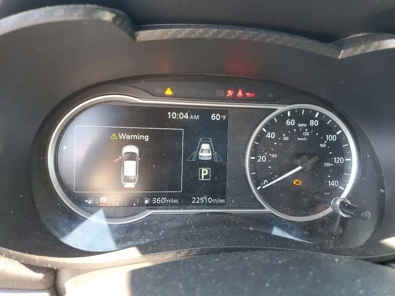 2022 NISSAN VERSA SR  