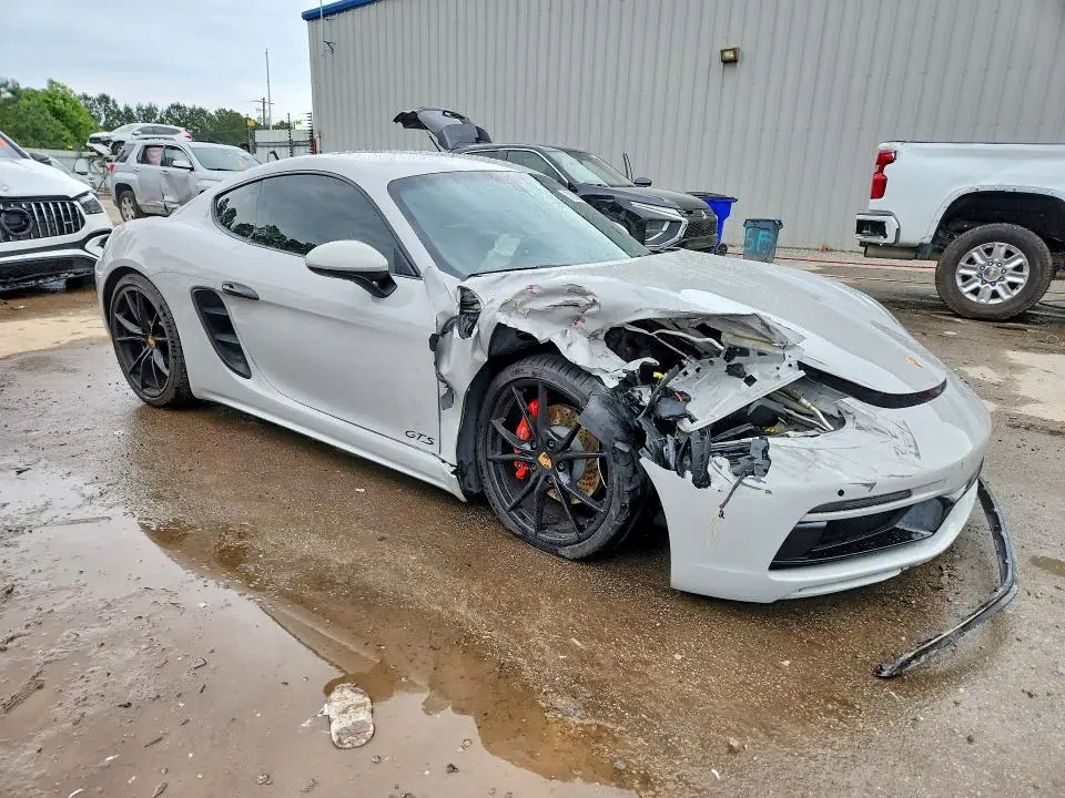 2018 PORSCHE CAYMAN S  
