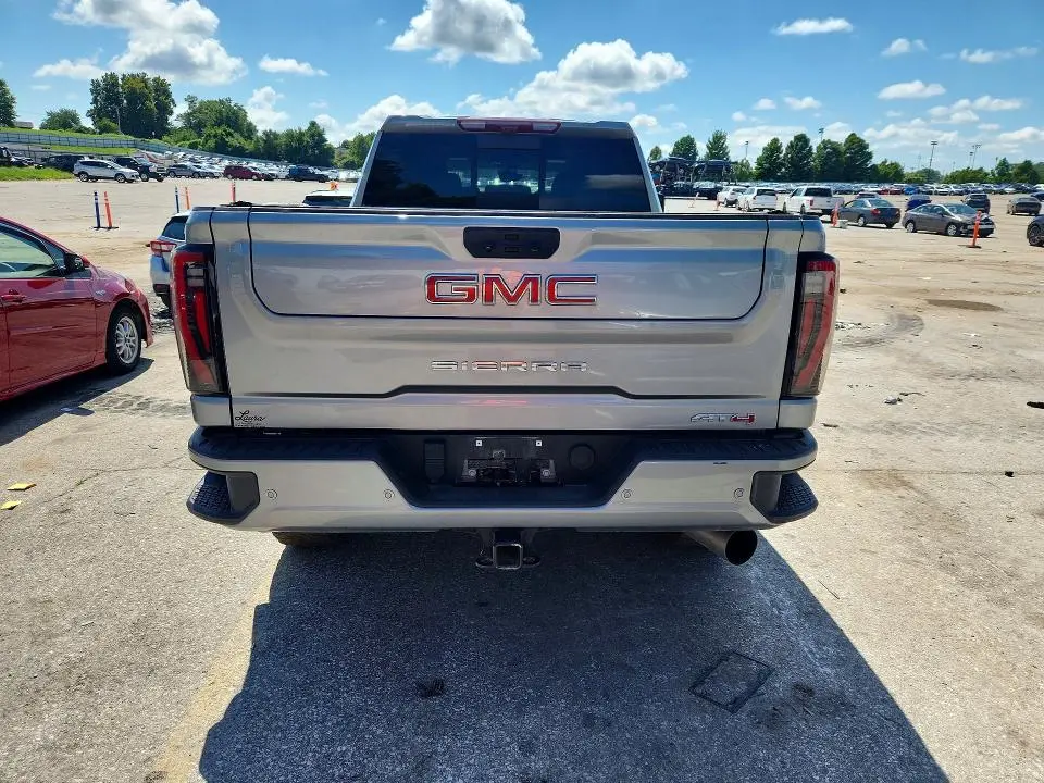 2024 GMC SIERRA K2500 AT4  