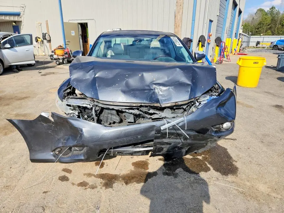 2011 TOYOTA AVALON LIMITED  