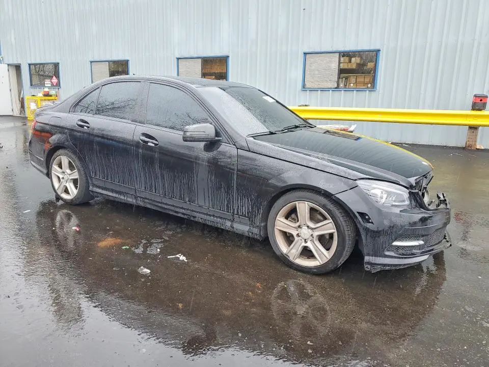 2011 MERCEDES-BENZ C 300  