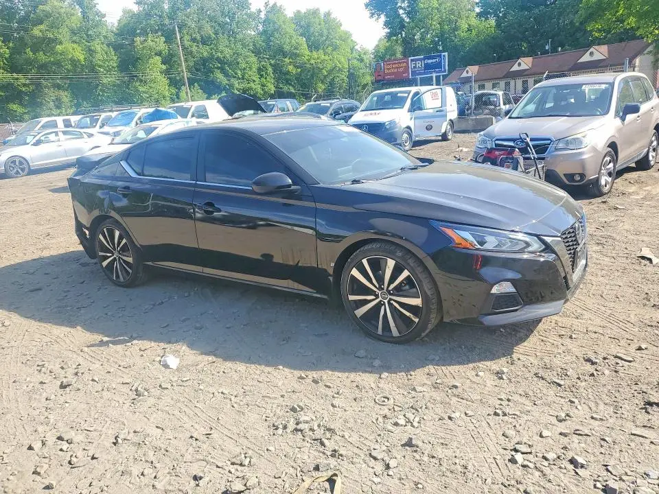 2022 NISSAN ALTIMA SR  