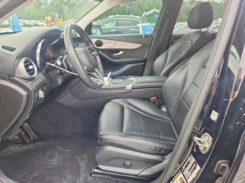 2020 MERCEDES-BENZ GLC 300  