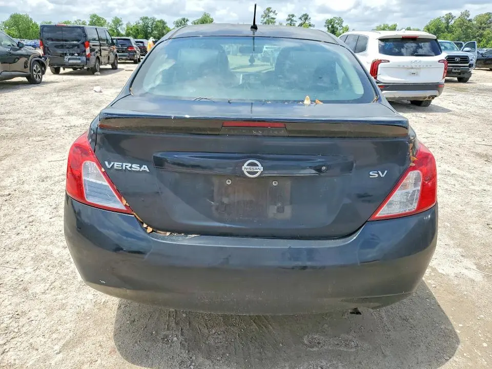2018 NISSAN VERSA SV  