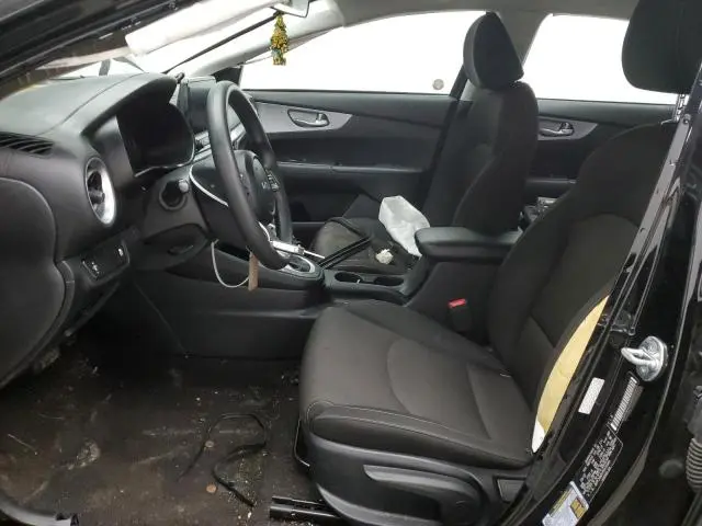 2023 KIA FORTE LX  