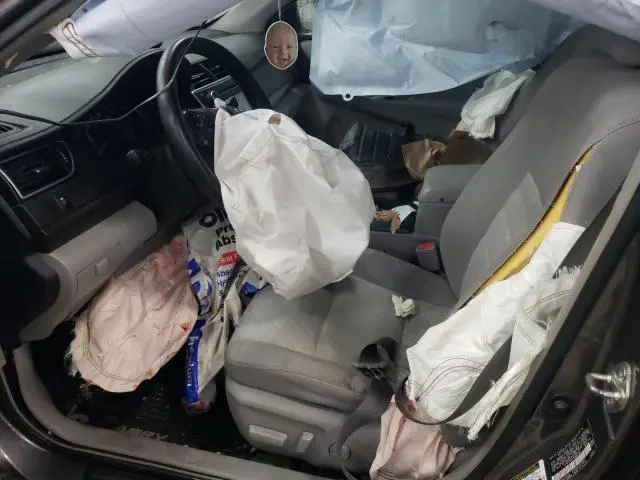 2015 TOYOTA CAMRY LE  