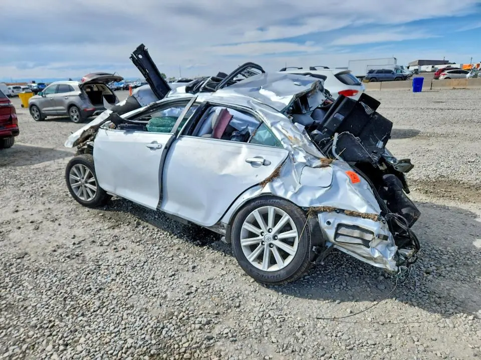 2014 TOYOTA CAMRY XLE  