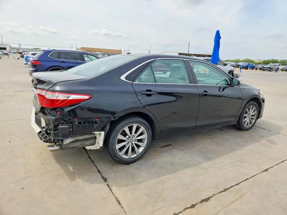 2016 TOYOTA CAMRY XLE  