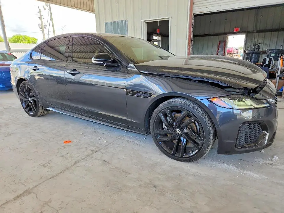 2024 JAGUAR XF R-DYNAMIC SE  