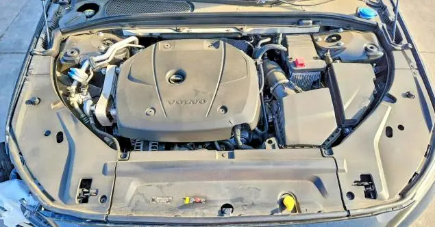2017 VOLVO S90 T5 MOMENTUM  