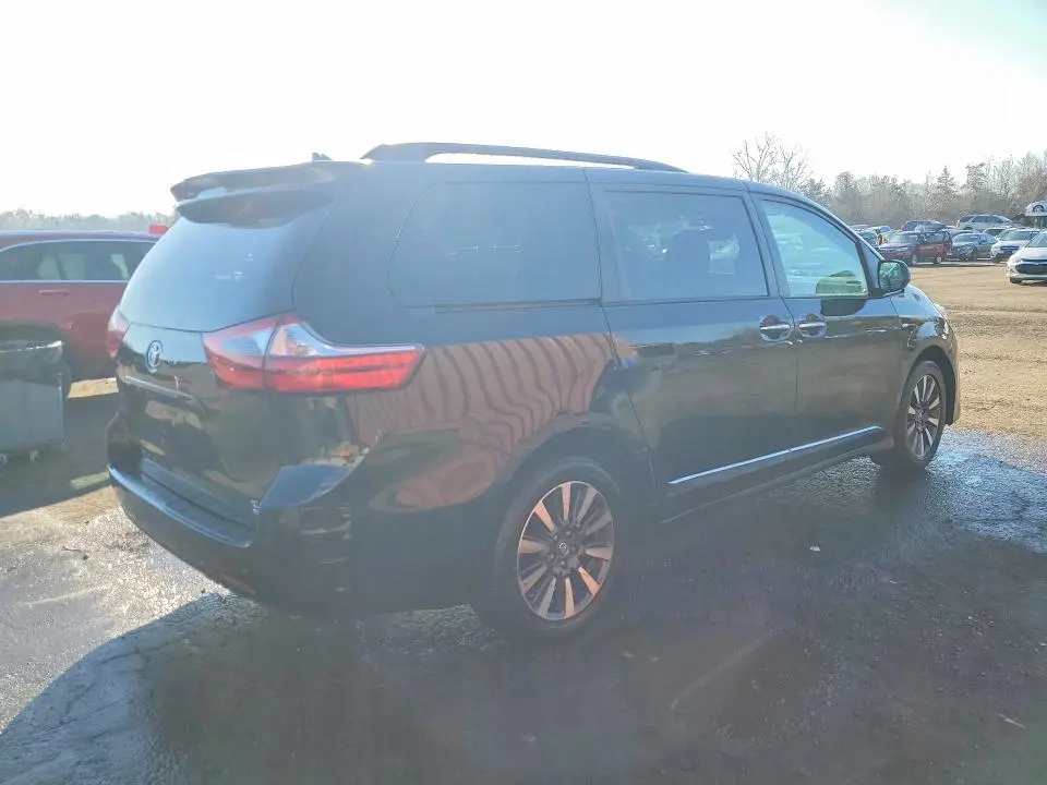 2020 TOYOTA SIENNA XLE 7-PASSENGER  