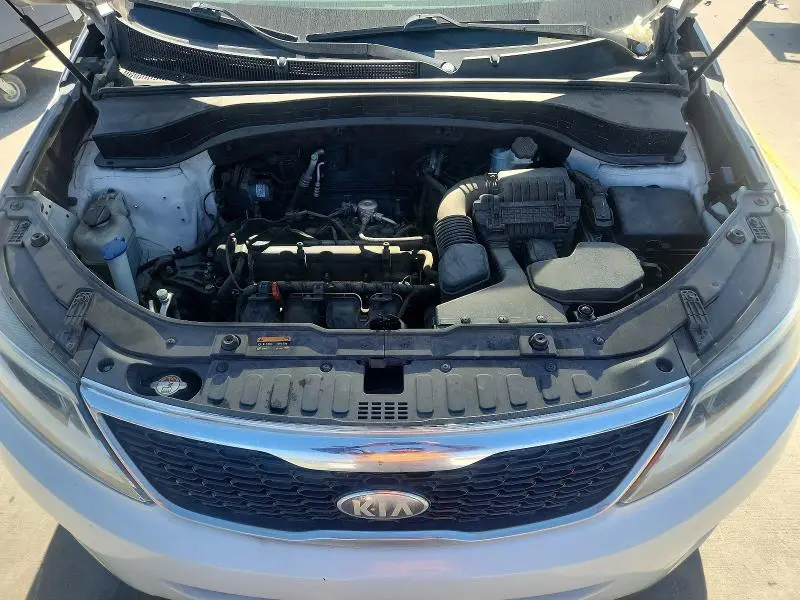 2014 KIA SORENTO LX  