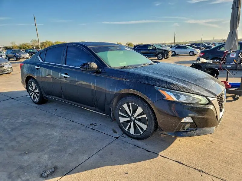 2019 NISSAN ALTIMA SV  