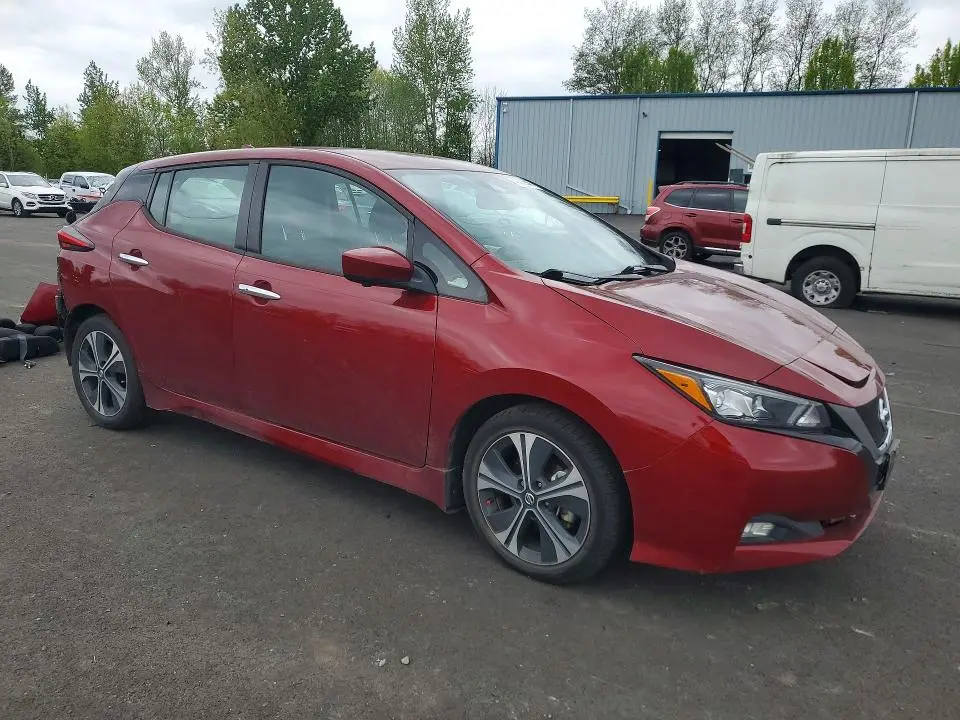 2022 NISSAN LEAF SV  