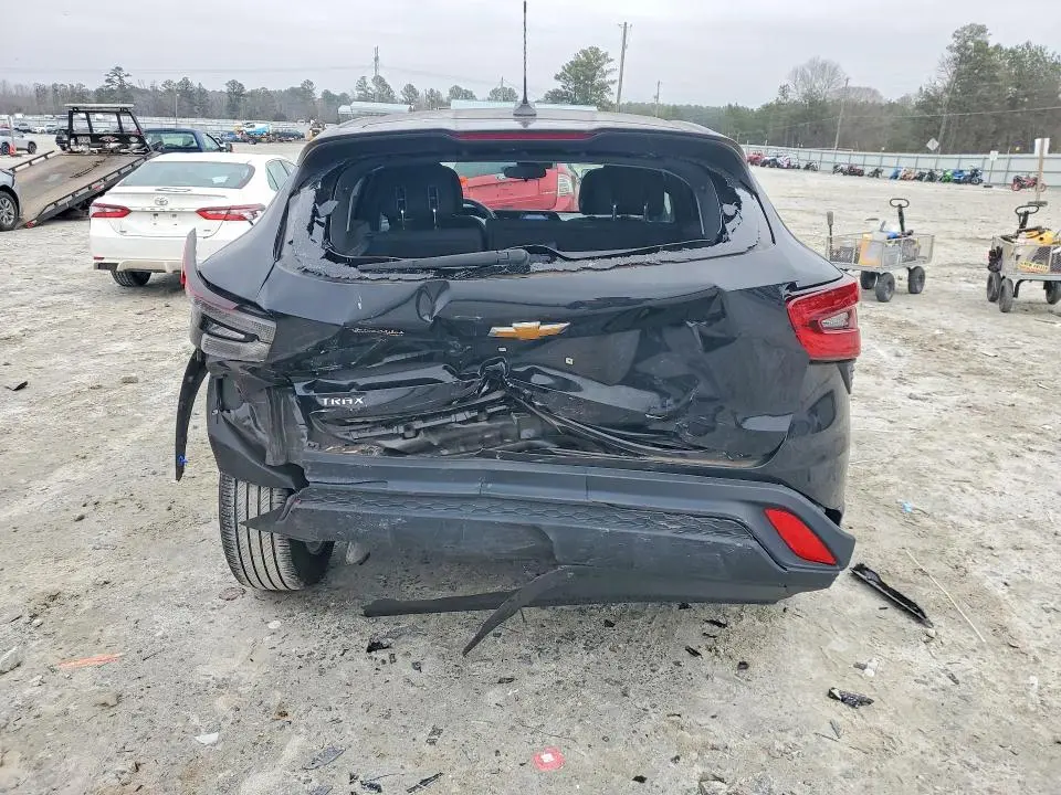 2024 CHEVROLET TRAX LS  