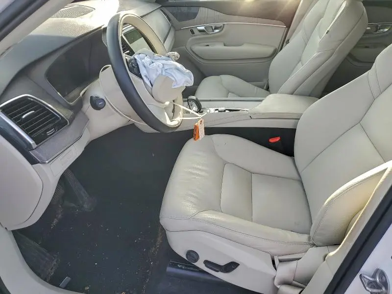 2024 VOLVO XC90 PLUS  