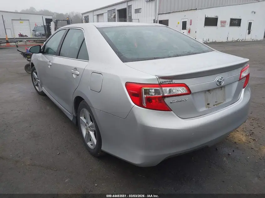 2012 TOYOTA CAMRY SE