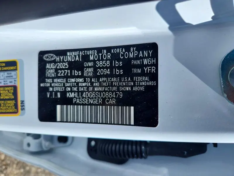 2025 HYUNDAI ELANTRA SE  