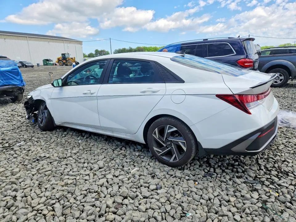 2025 HYUNDAI ELANTRA SEL SPORT  