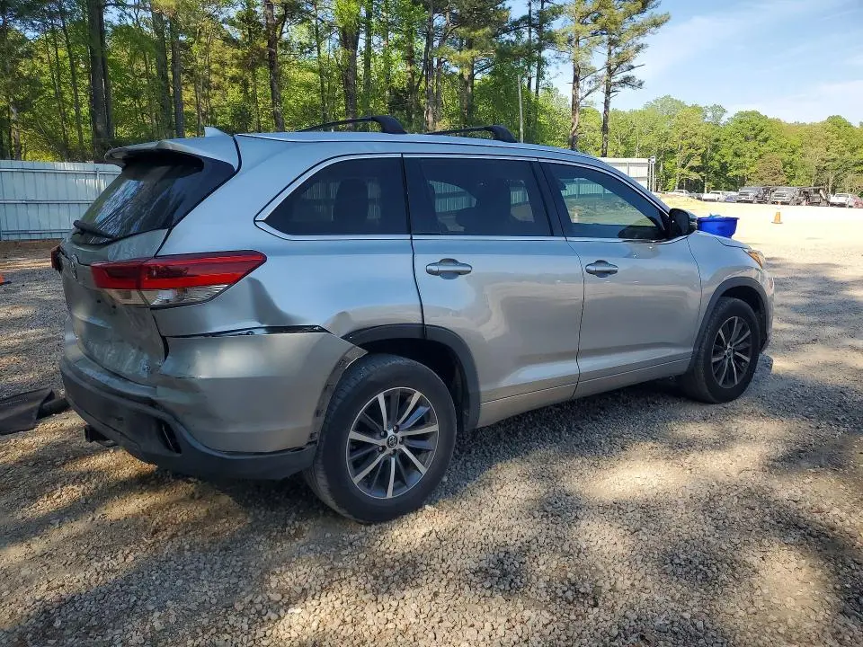 2018 TOYOTA HIGHLANDER XLE  