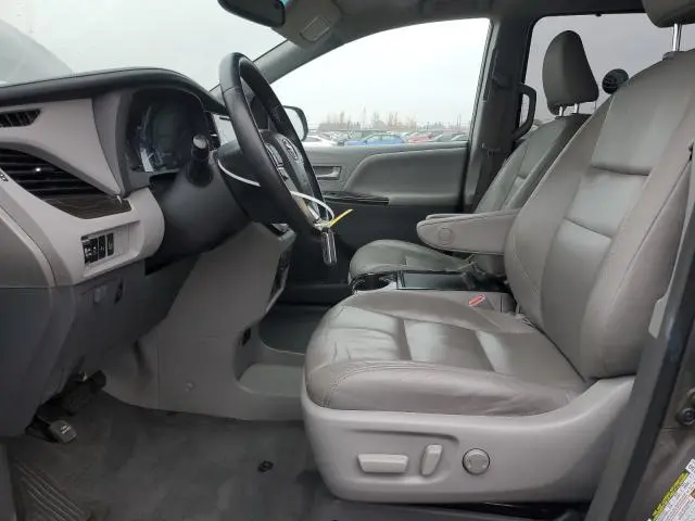 2015 TOYOTA SIENNA XLE  
