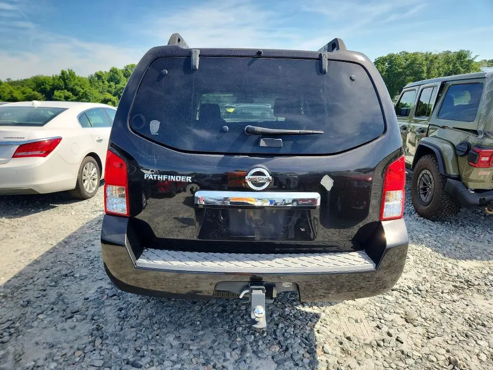 2011 NISSAN PATHFINDER S  