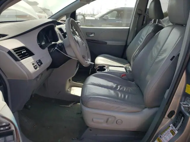 2011 TOYOTA SIENNA XLE