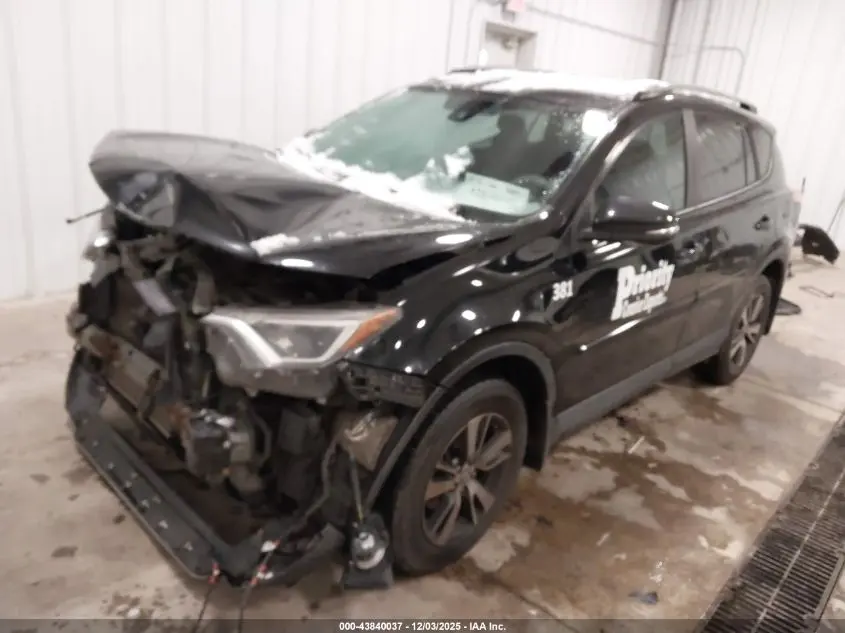 2018 TOYOTA RAV4 XLE