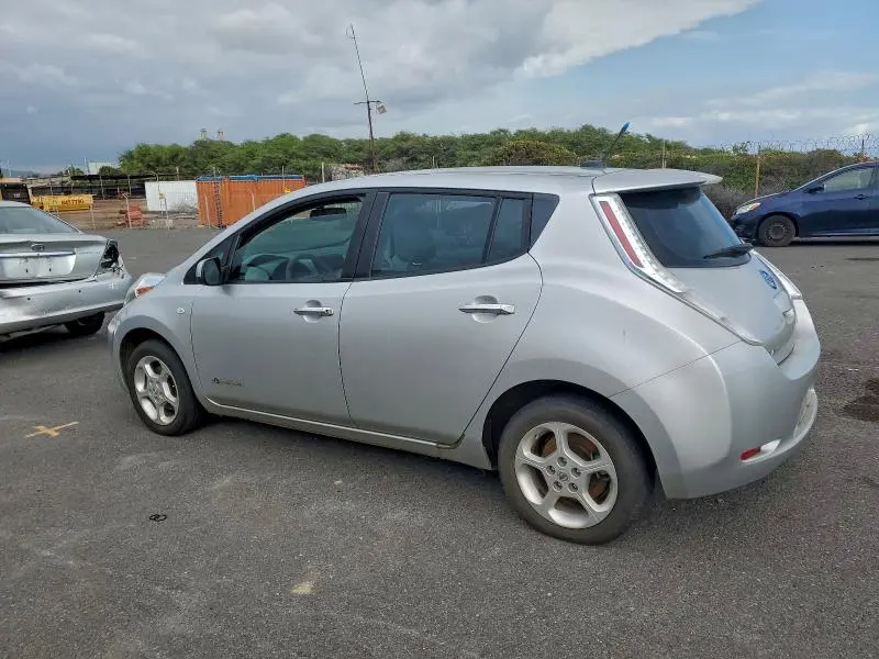 2011 NISSAN LEAF SV  