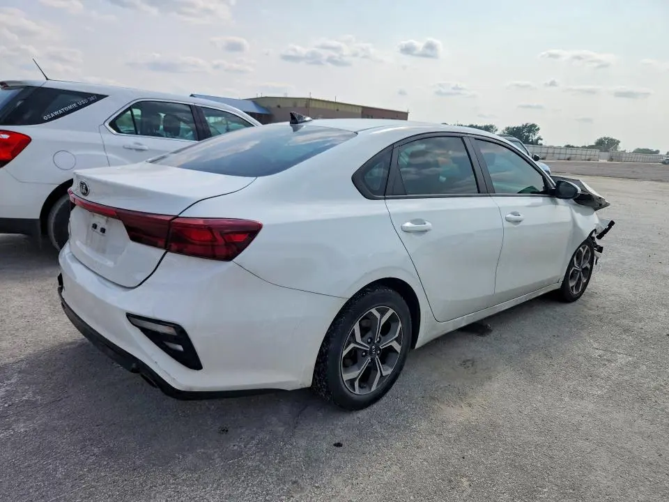 2021 KIA FORTE LXS  