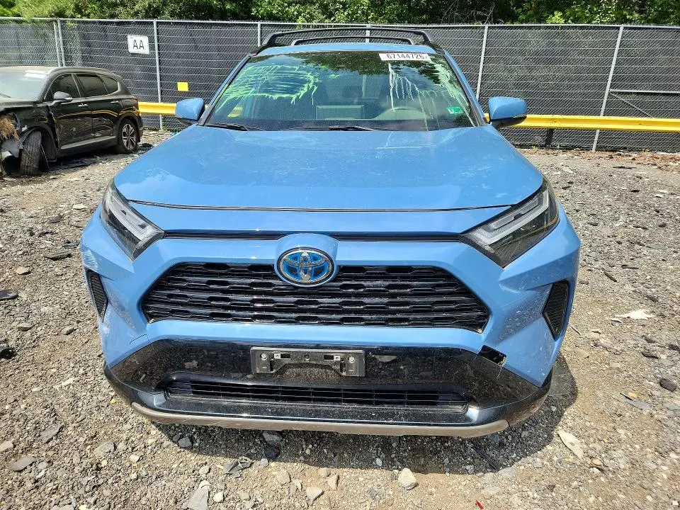 2022 TOYOTA RAV4 SE  